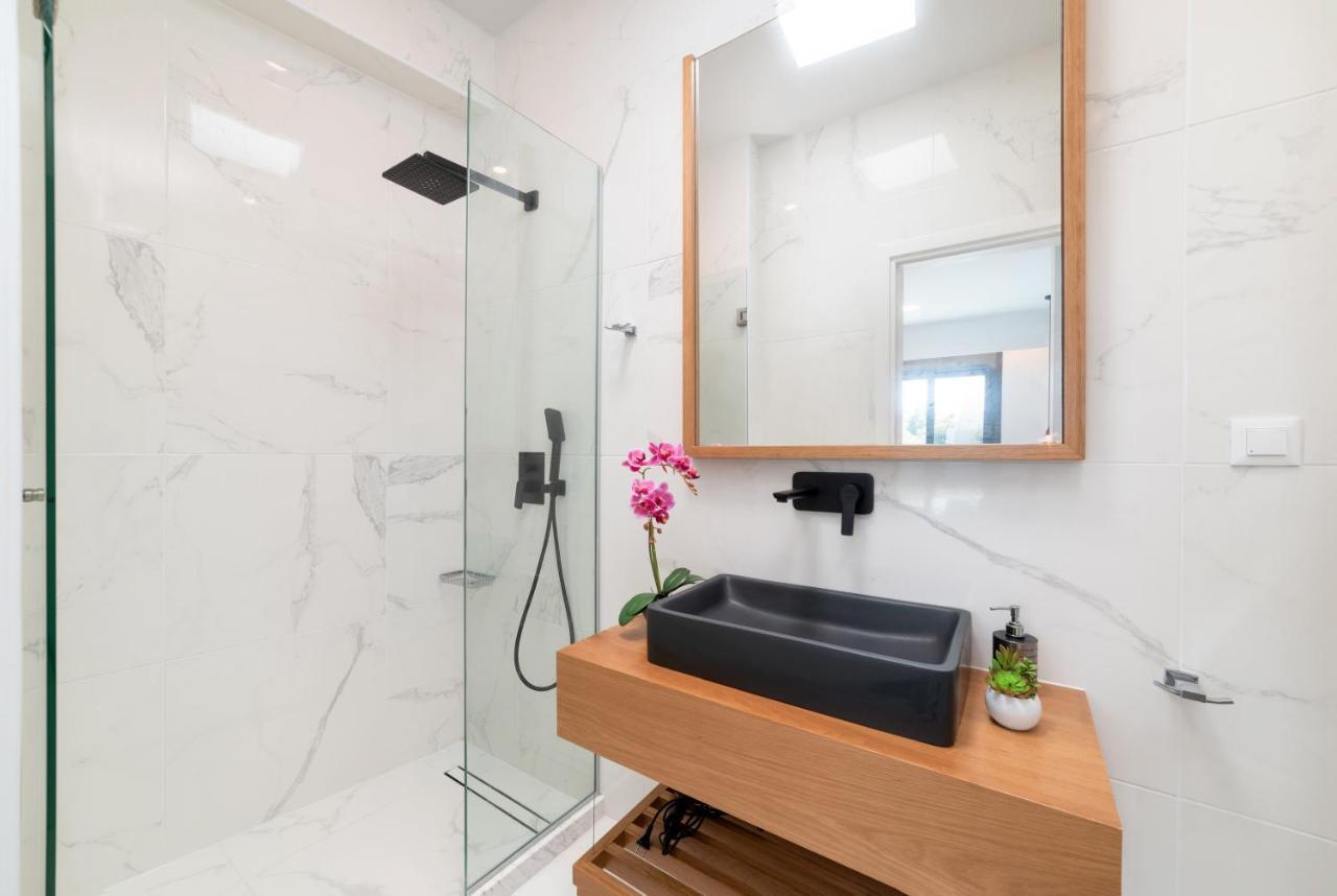 Villa Zaneti By Posarellivillas Agia Marina  ภายนอก รูปภาพ